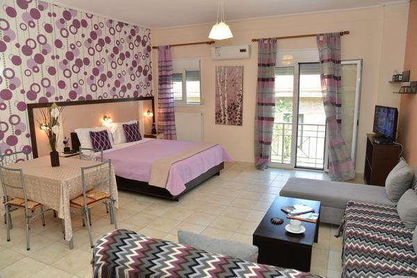 Mideia Hotel Livadeia Luaran gambar