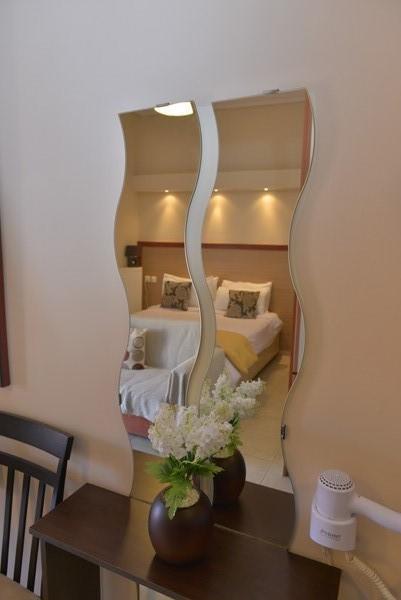 Mideia Hotel Livadeia Luaran gambar