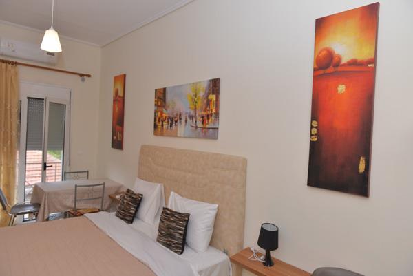 Mideia Hotel Livadeia Luaran gambar