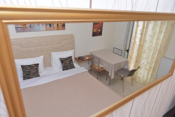Mideia Hotel Livadeia Luaran gambar