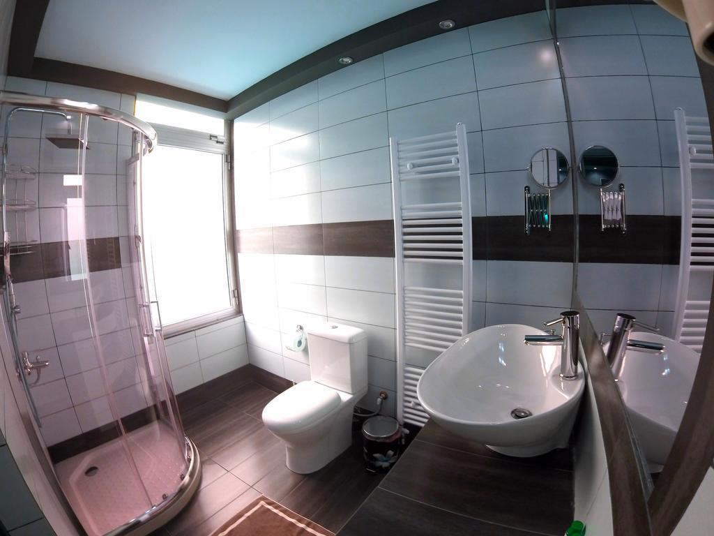 Mideia Hotel Livadeia Luaran gambar